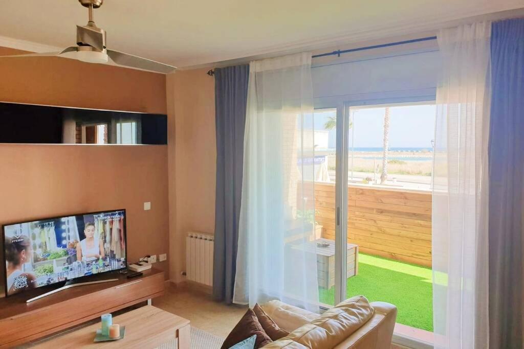 Apartamento Para 5 Personas Frente Al Mar Con Piscina Y Parking Cubelles Kültér fotó