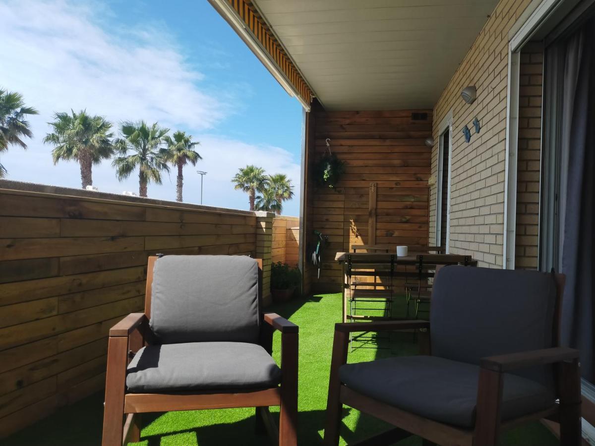 Apartamento Para 5 Personas Frente Al Mar Con Piscina Y Parking Cubelles Kültér fotó