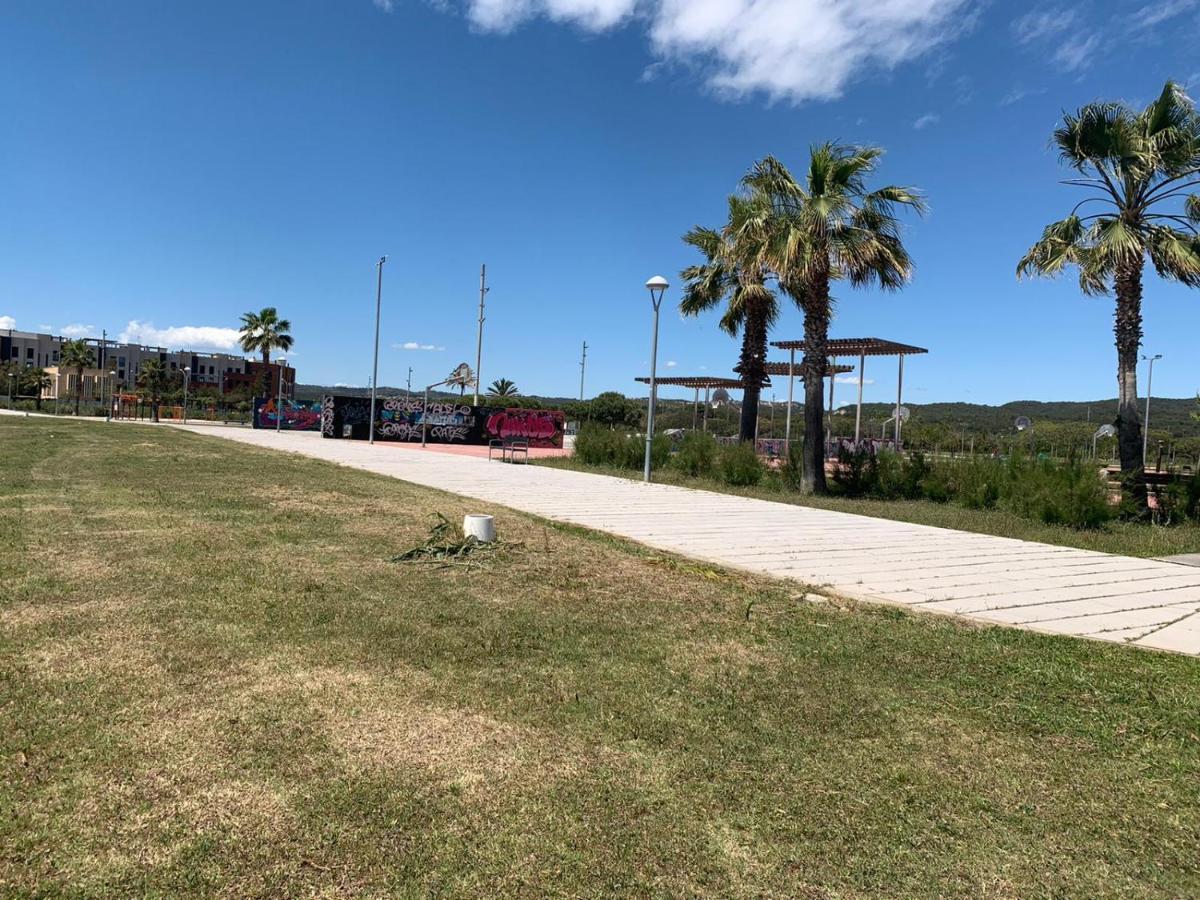 Apartamento Para 5 Personas Frente Al Mar Con Piscina Y Parking Cubelles Kültér fotó