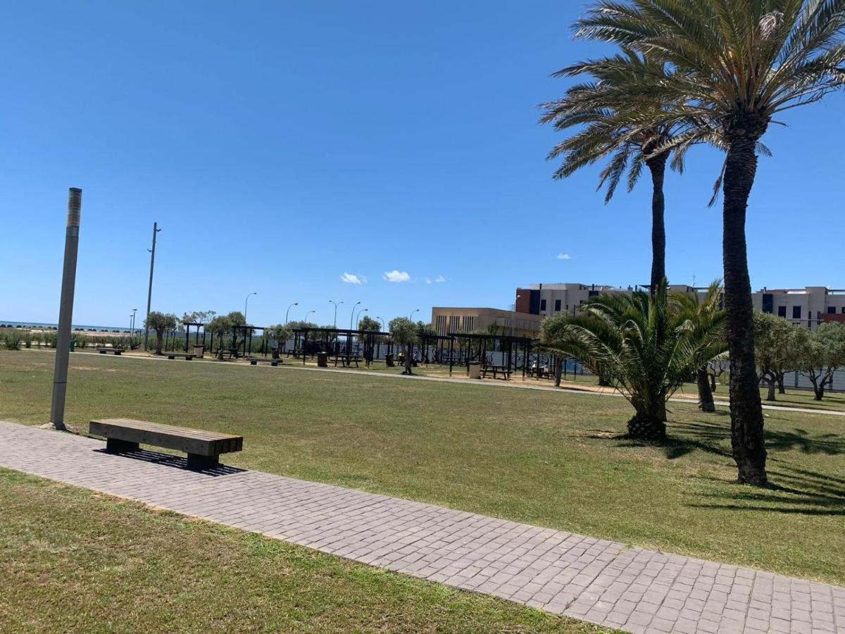 Apartamento Para 5 Personas Frente Al Mar Con Piscina Y Parking Cubelles Kültér fotó